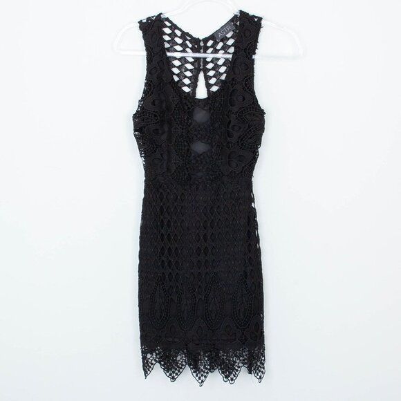 Astr Dresses & Skirts - ASTR Crochet Floral Sheath Sleeveless Dress Size XS